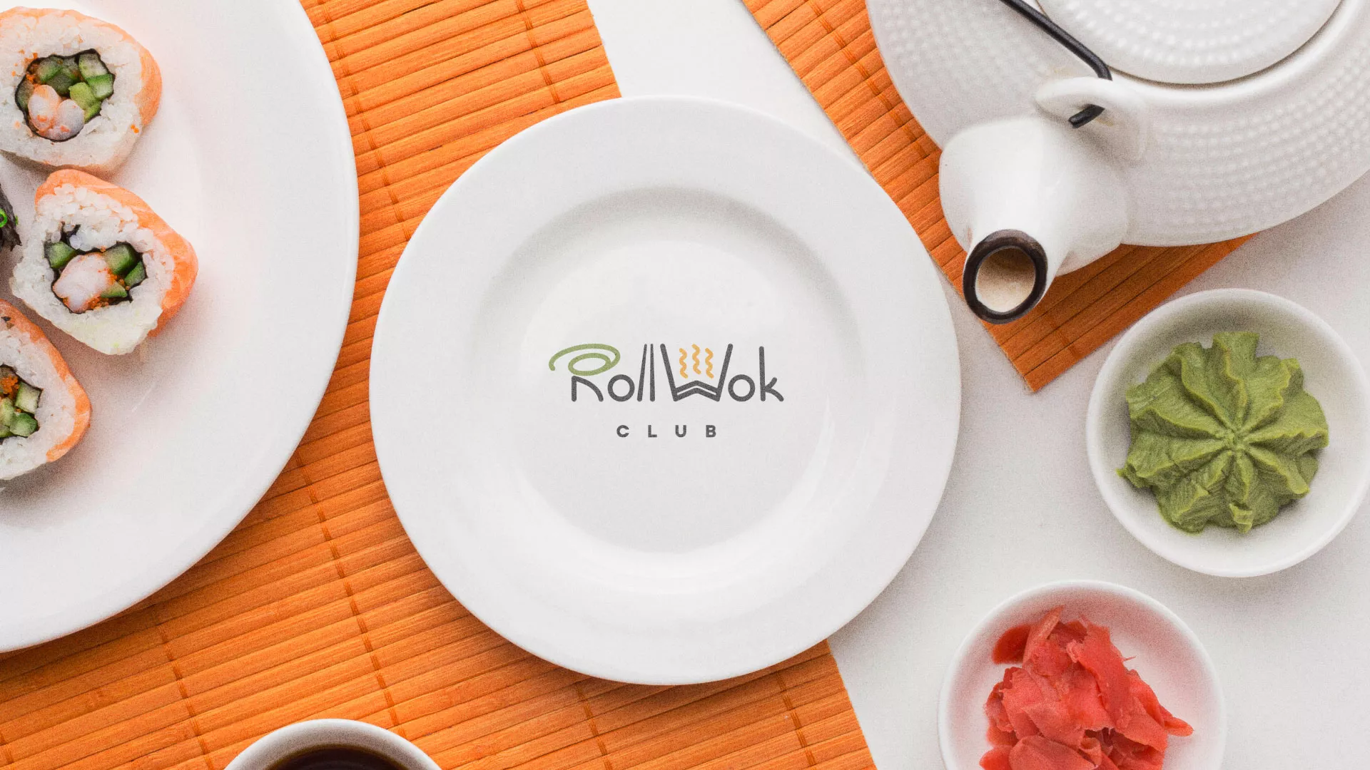 Разработка логотипа и фирменного стиля суши-бара «Roll Wok Club» в Фатеже